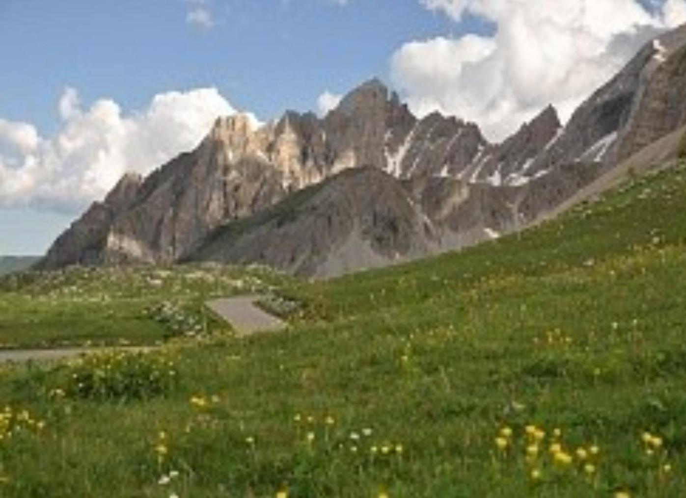 Campsite Magnifique Grande Caravane Aux Gorges De Daluis Guillaumes