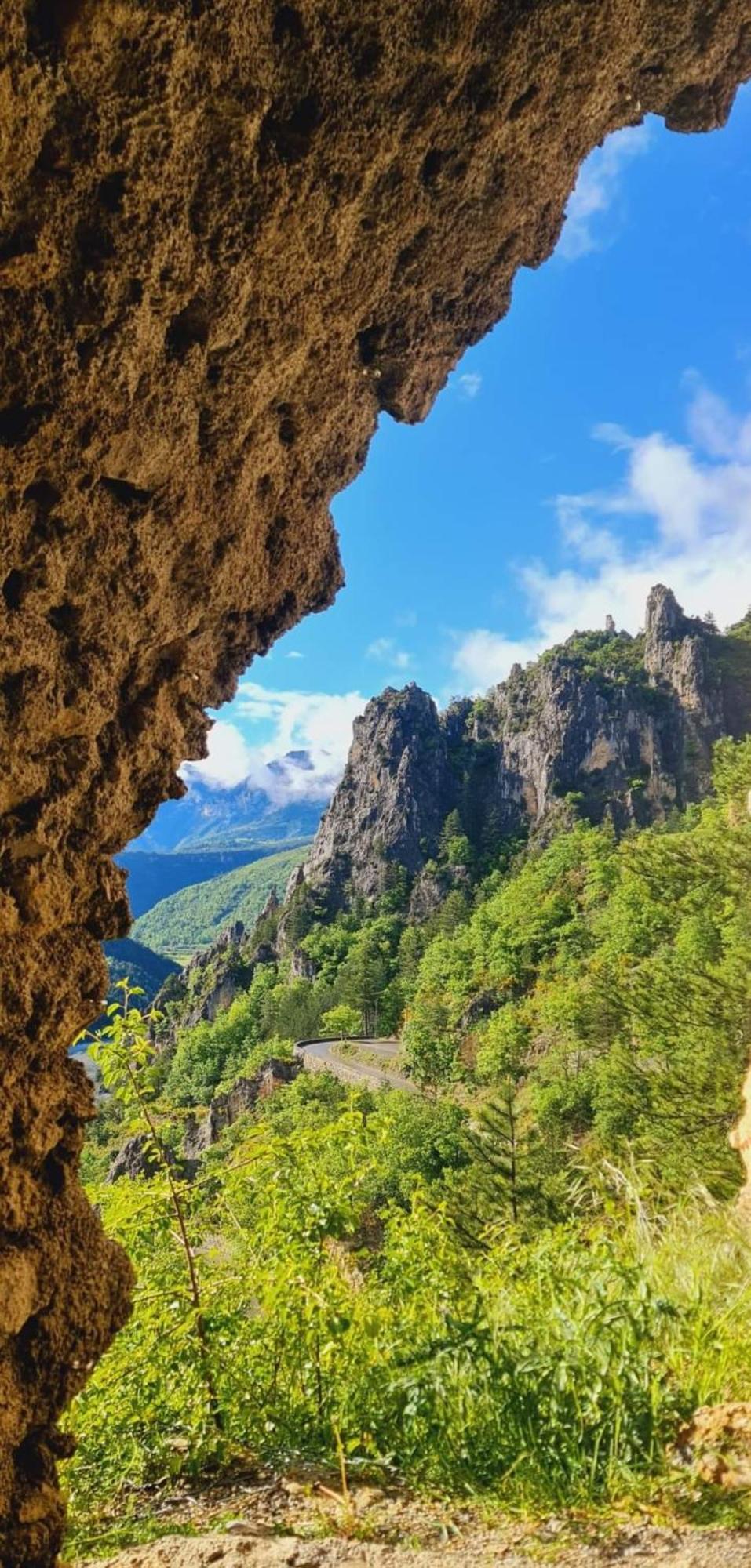 Campsite Magnifique Grande Caravane Aux Gorges De Daluis