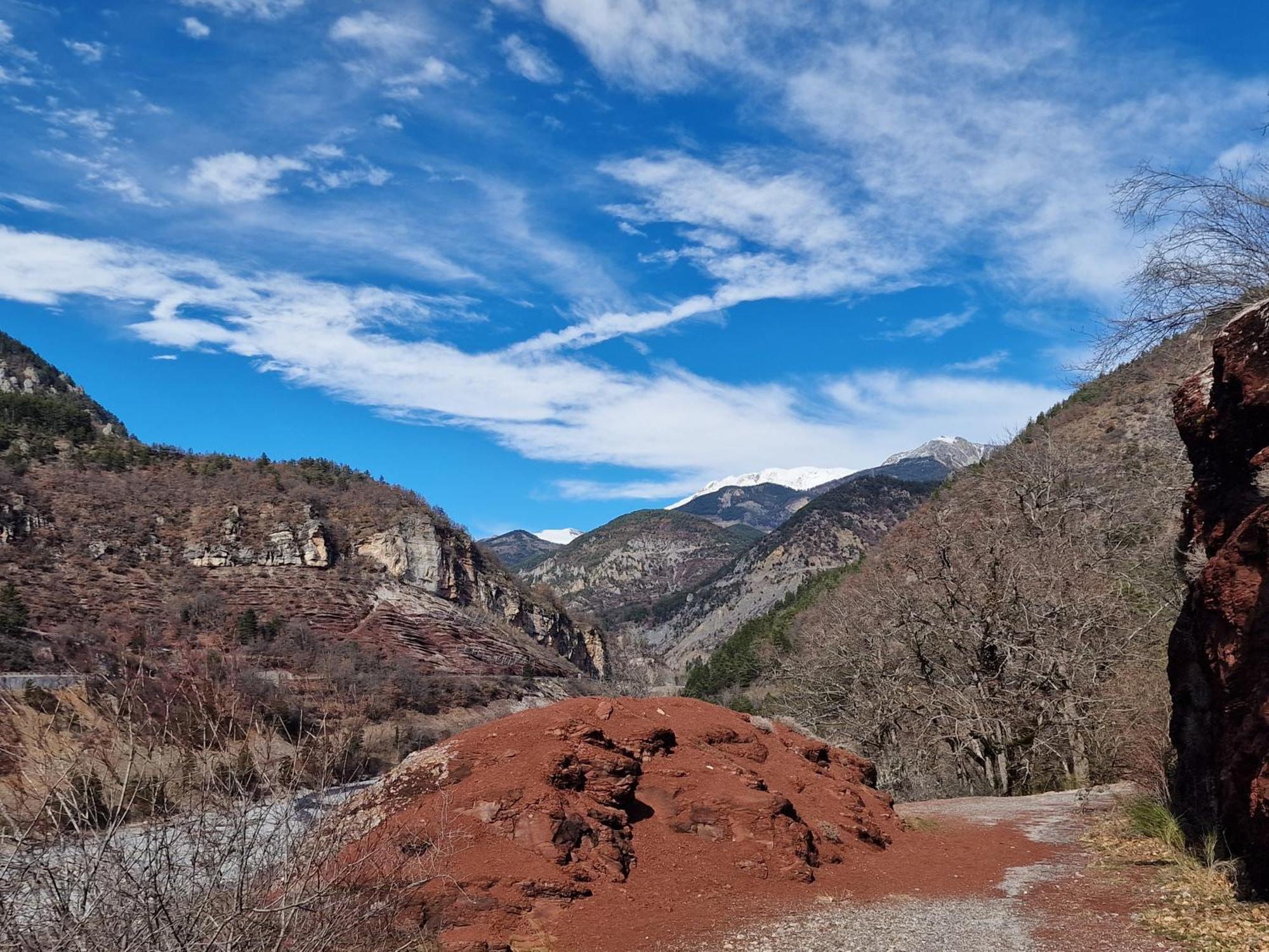 Magnifique Grande Caravane Aux Gorges De Daluis Guillaumes