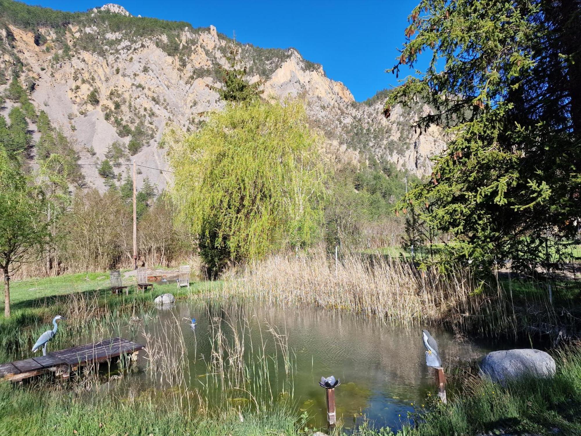 Campsite Magnifique Grande Caravane Aux Gorges De Daluis